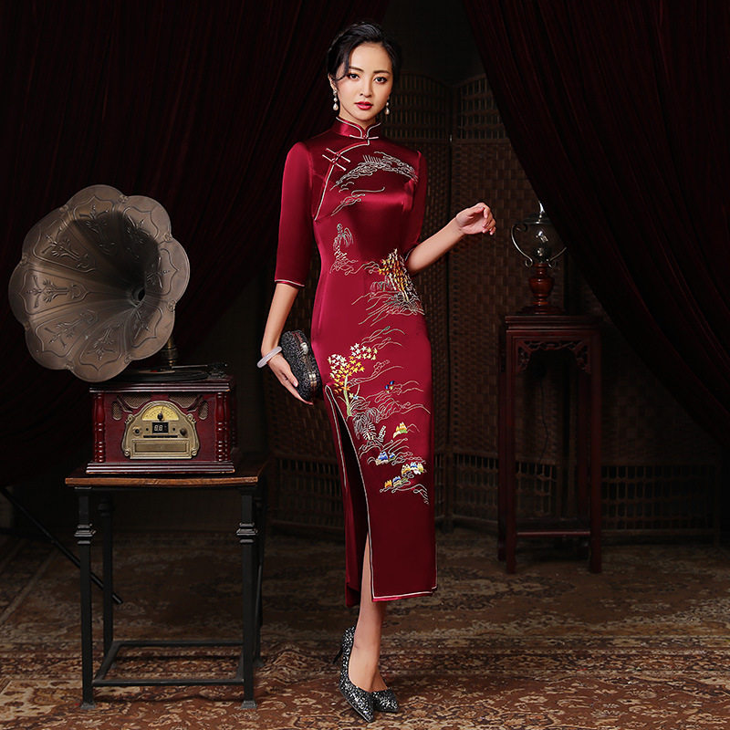 刺绣婚庆喜妈妈旗袍丈母娘婚礼服春季新款改良新中式中国风裙子女