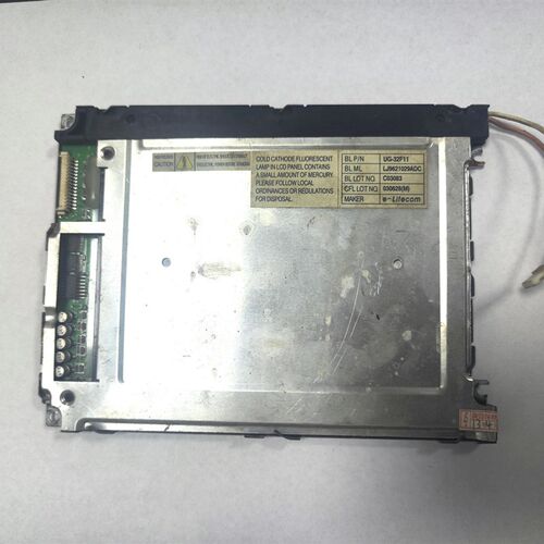 珊星克法拉电脑F3600显示屏 UG-32F11液晶显示器 15针插口
