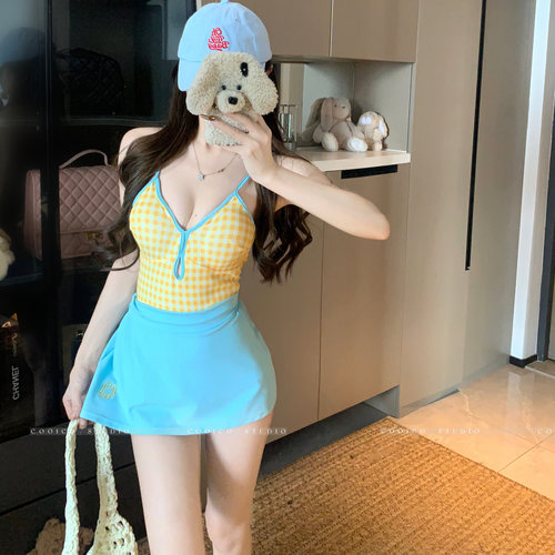 多巴胺泳衣女夏连体裙式保守纯欲