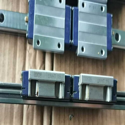 IKO  直线导轨滑块 LWHT15安装孔距30*38