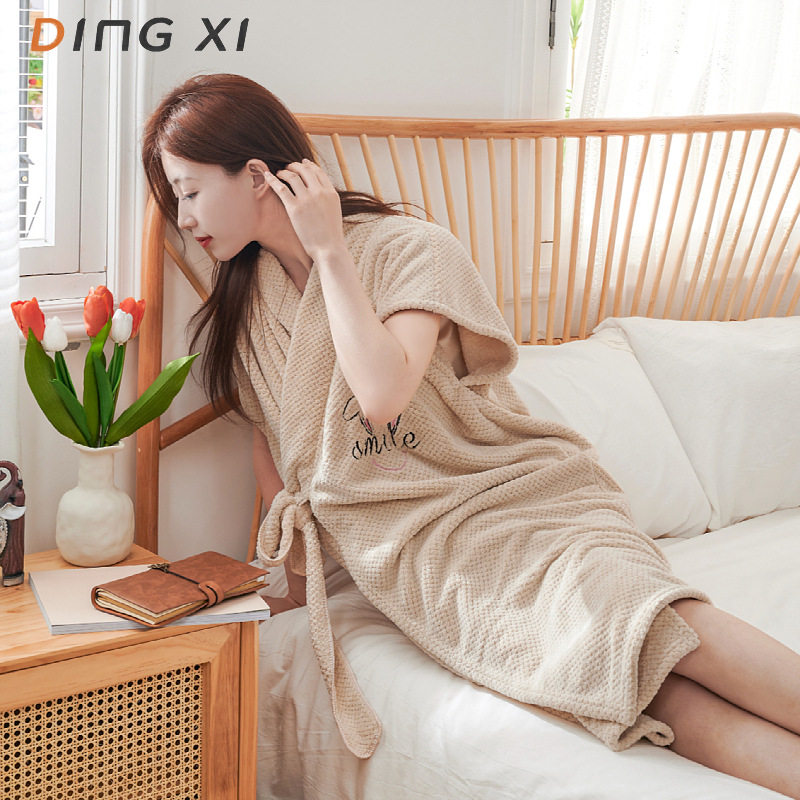 新款抹胸珊瑚绒浴巾可穿衣吊带女