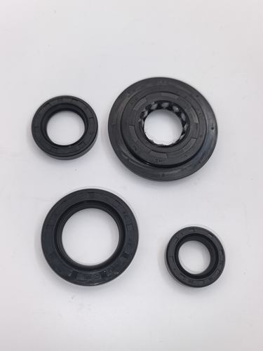 适用望江铃木UY金浪J25/133  全车油封