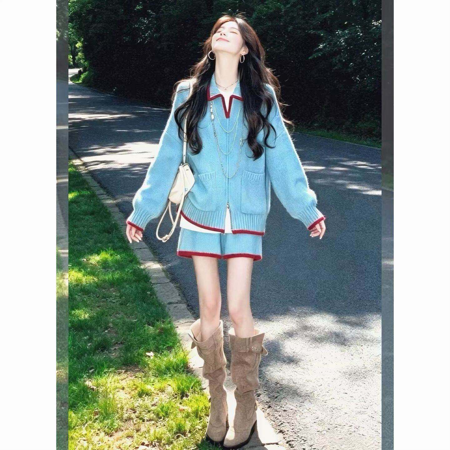 今年流行毛衣套装女2026新款秋冬氛围感穿搭针织衫上衣短裤两件套