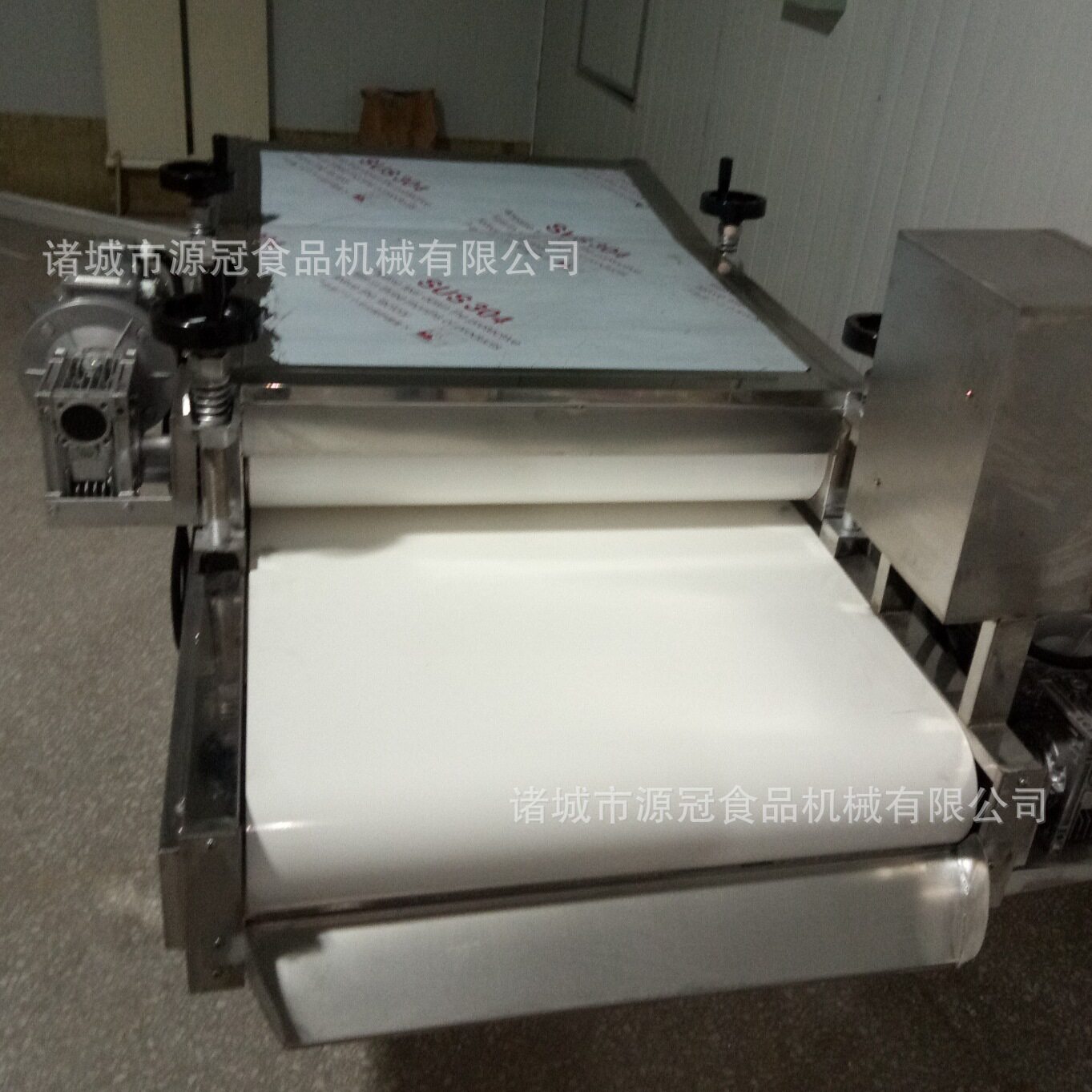 榨菜软包装整形机酱菜窝料真空包装压袋机休闲食品袋子压平设备