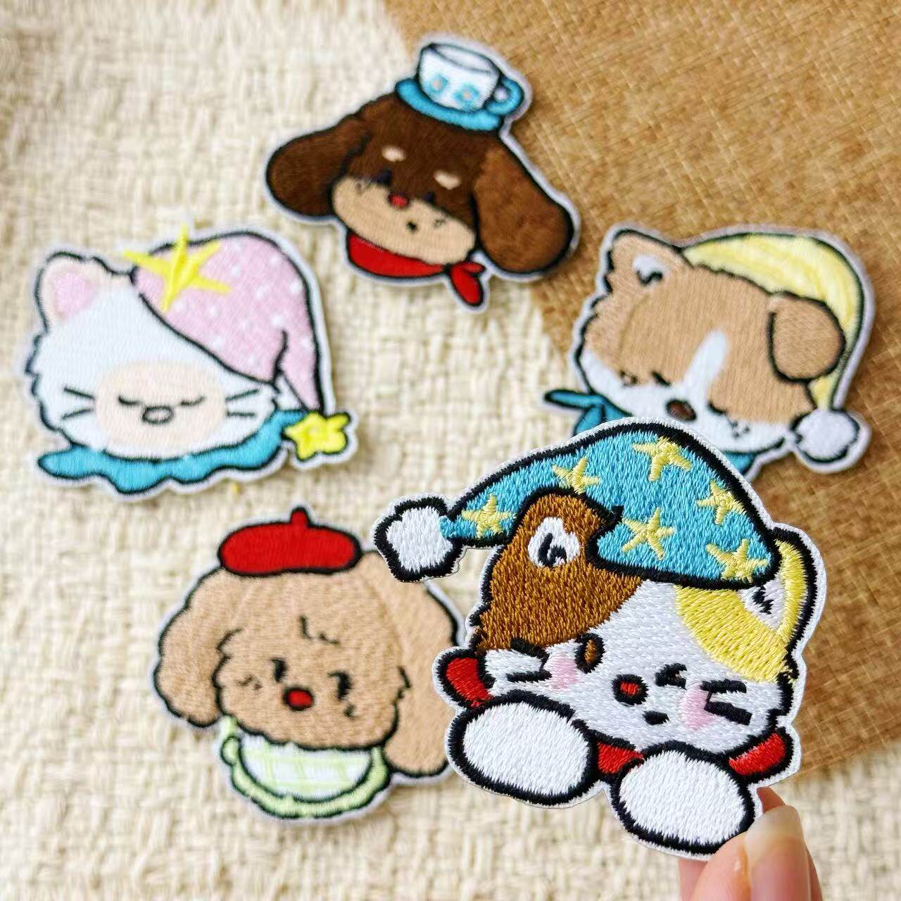 日系软萌小猫小狗刺绣布贴衣服包包手机壳DIY装饰补丁贴免缝布贴