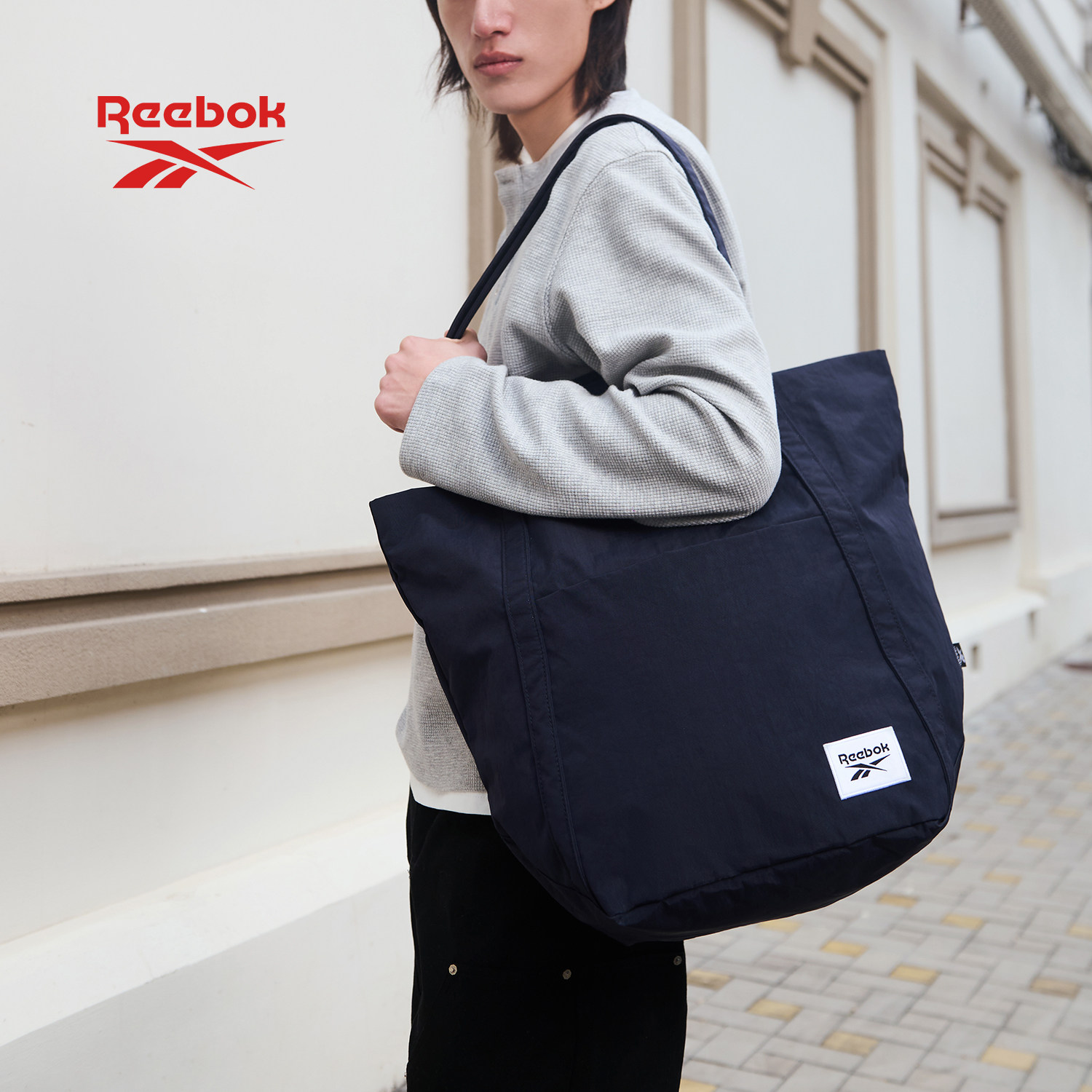 Reebok/锐步大容量托特包男时尚百搭运动休闲通勤防水单肩包女生