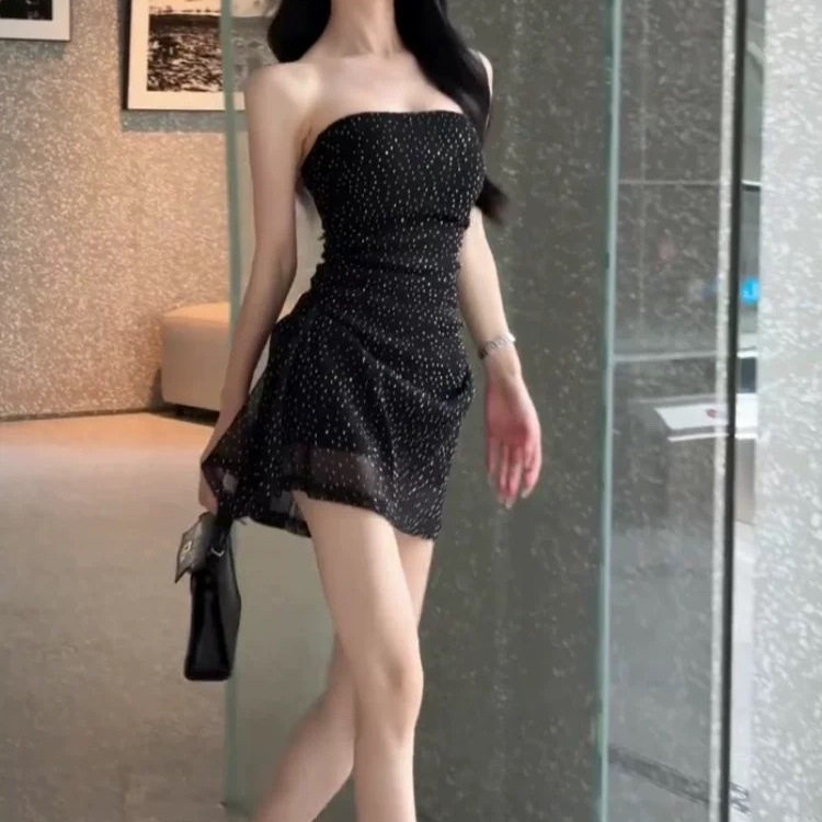 法式黑色抹胸连衣裙女夏季纯欲风气质修身显瘦收腰绝美超好看短裙