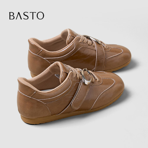 BASTO/百思图复古德训慢跑鞋