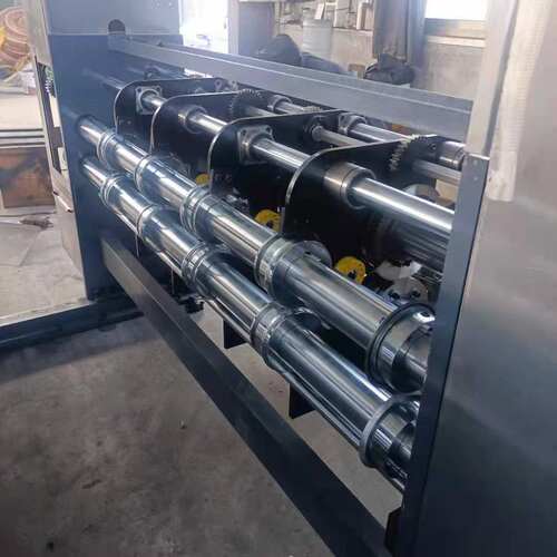 瓦楞纸箱 分纸压线 开槽机 手动左右同步横移  slotting machine