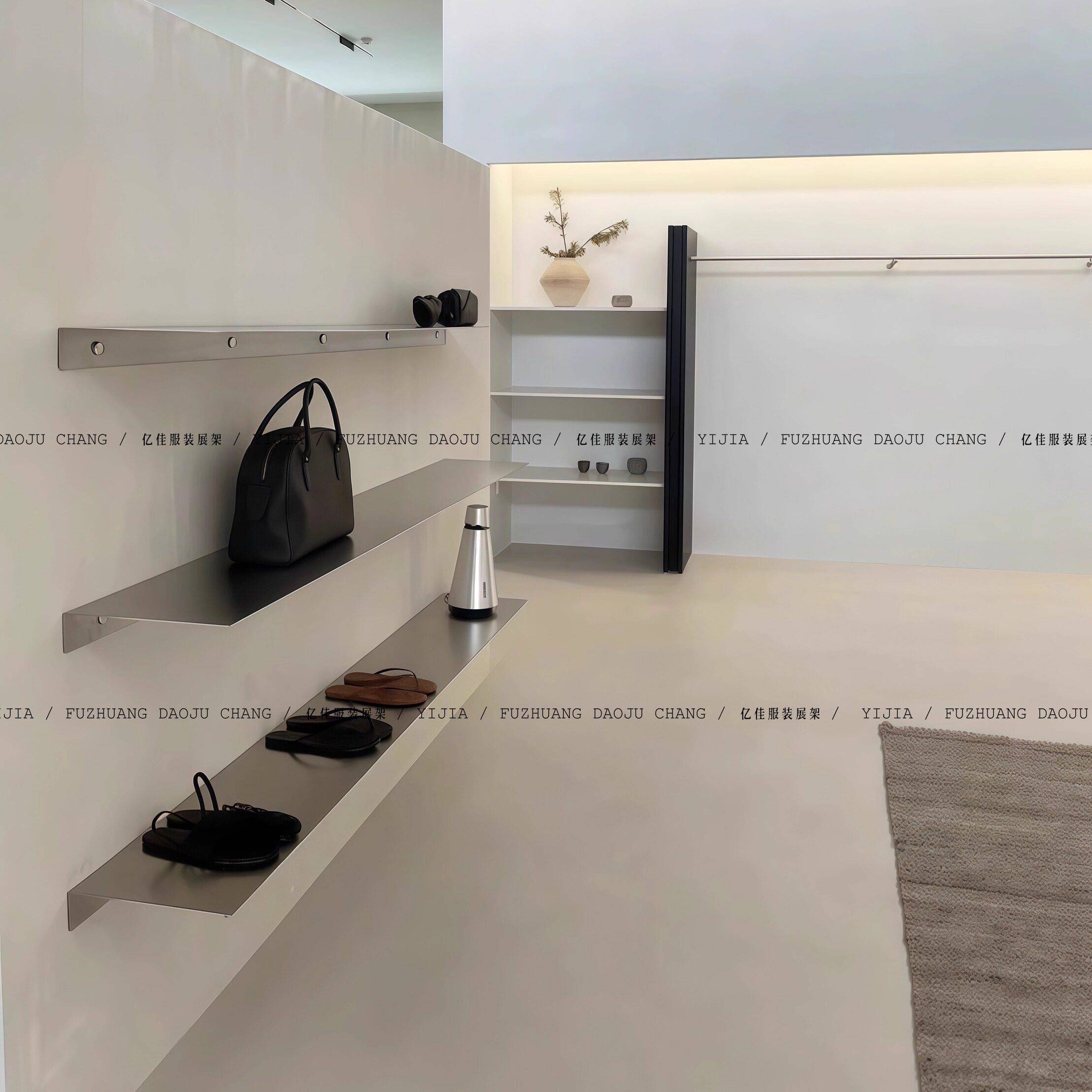 服装店层板架韩系装修风格壁挂式实心层板不锈钢鞋包展示架陈列架