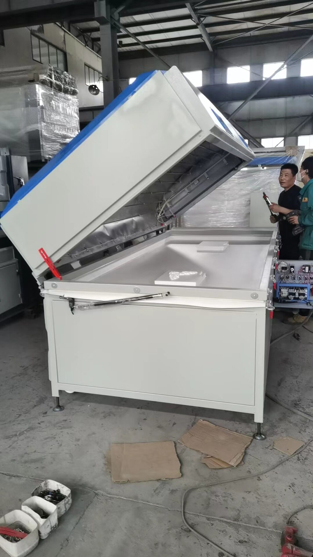 半自动手拉工作台软硬包真空覆膜机免拉手橱柜衣柜真空吸塑机图片