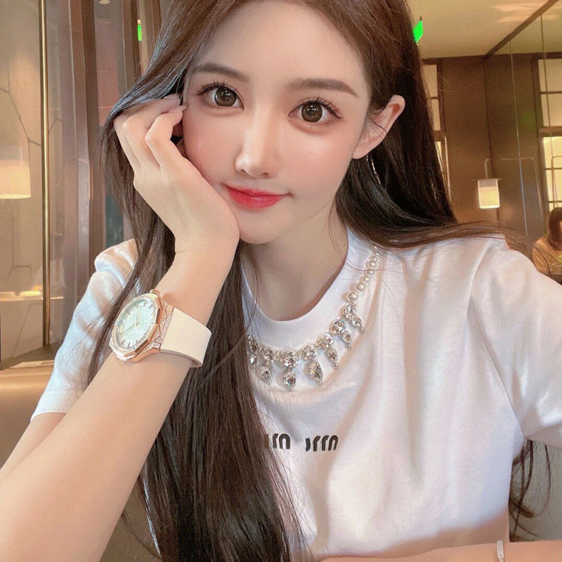 夏季白色珍珠镶钻圆领棉质T恤女