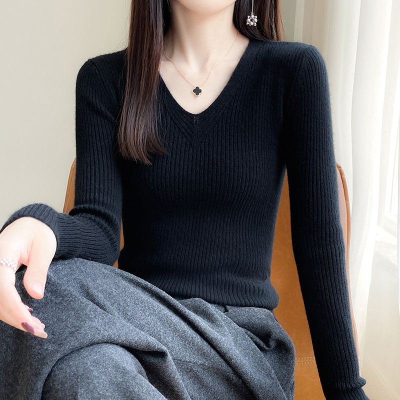 静奢V领修身显瘦黑色针织衫女