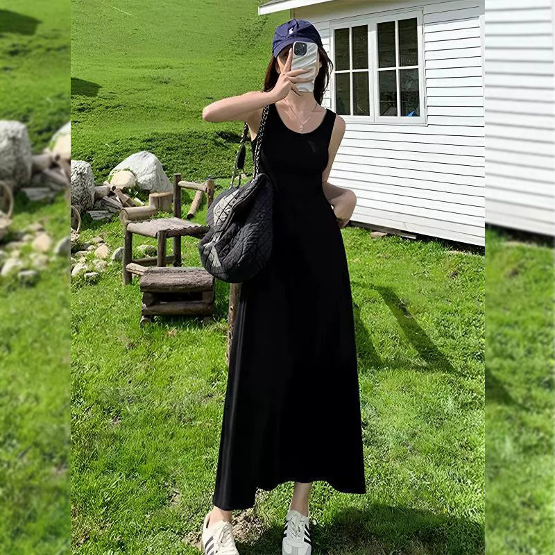 黑色修身无袖带胸垫长款连衣裙女夏季爆款2026新款裙子显瘦小黑裙
