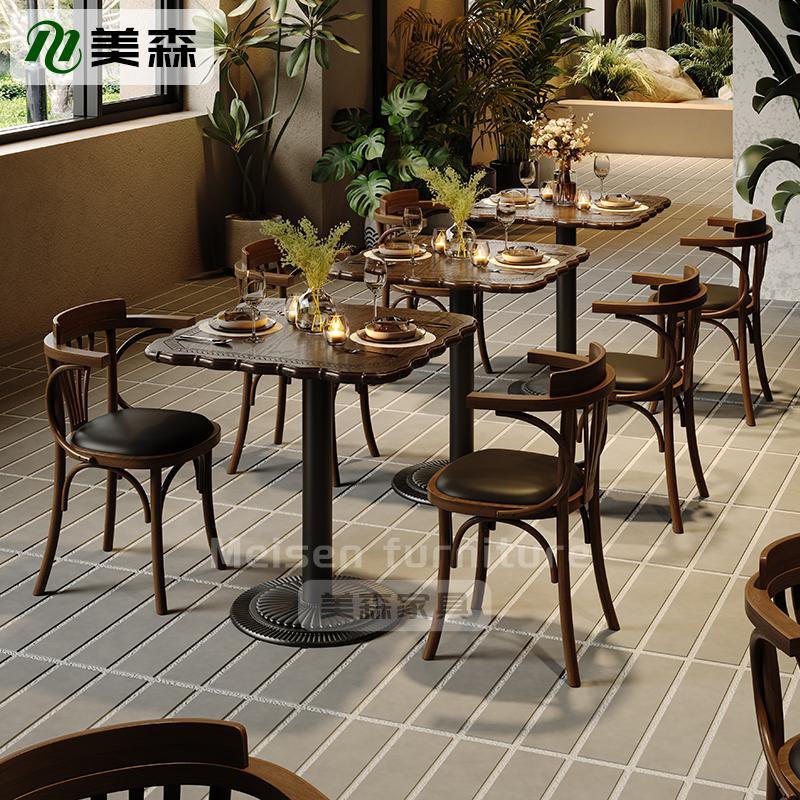 咖啡厅桌椅实木网红复古主题西餐厅桌子简餐烘焙饭店椅子组合商用