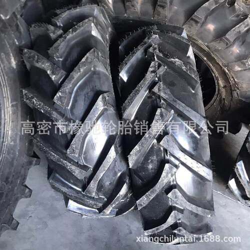 伸缩臂叉车轮胎15.5/80-24I-3A人字真空胎工程机械轮胎