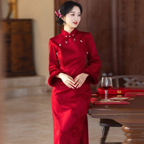 2026新款红色加绒加厚冬装国风中式长袖改良旗袍女复古新娘结婚敬