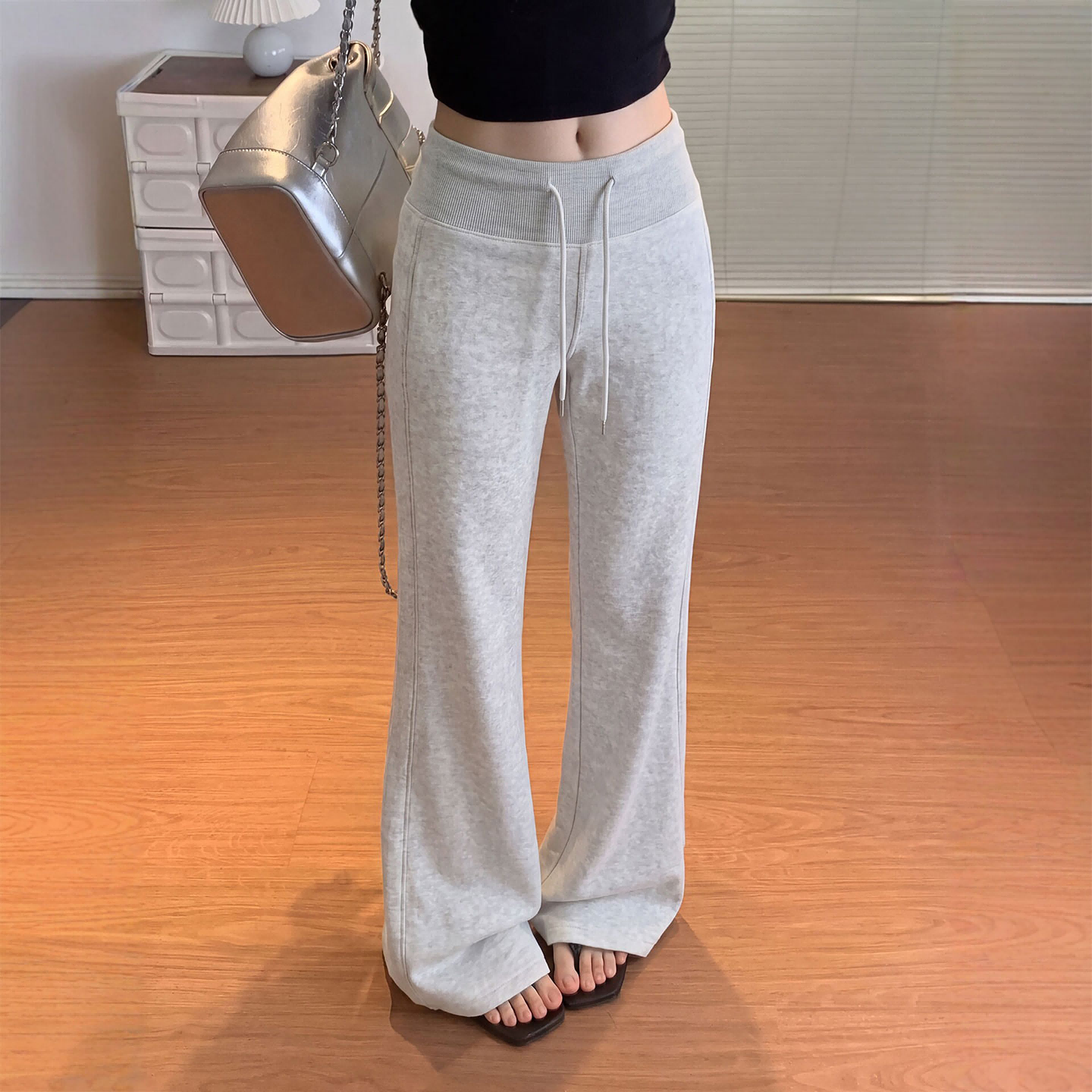 灰色微喇运动裤女2026新款秋季小个子高腰显瘦瑜伽喇叭阔腿卫裤子