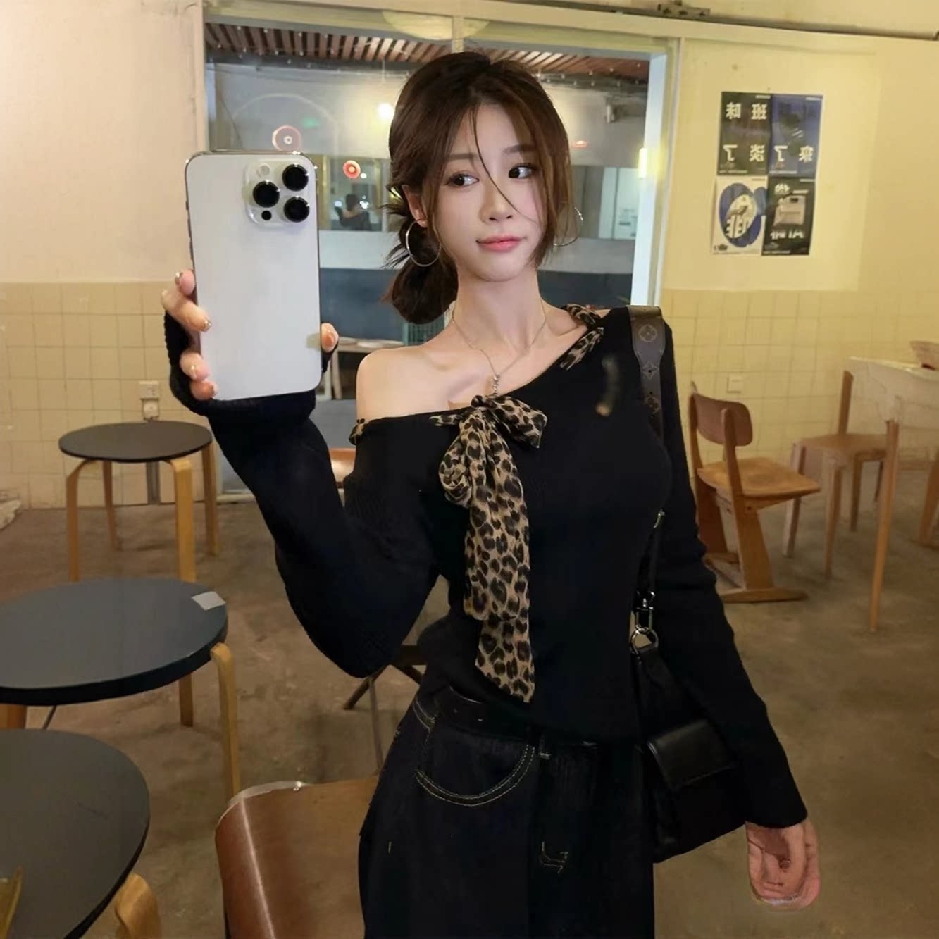 大码胖MM纯欲风斜肩豹纹针织衫女秋季新款设计感修身显瘦长袖上衣