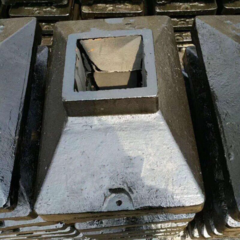 护栏底座方形法兰盘设计 承重力强不易变形 稳固性好防锈耐用