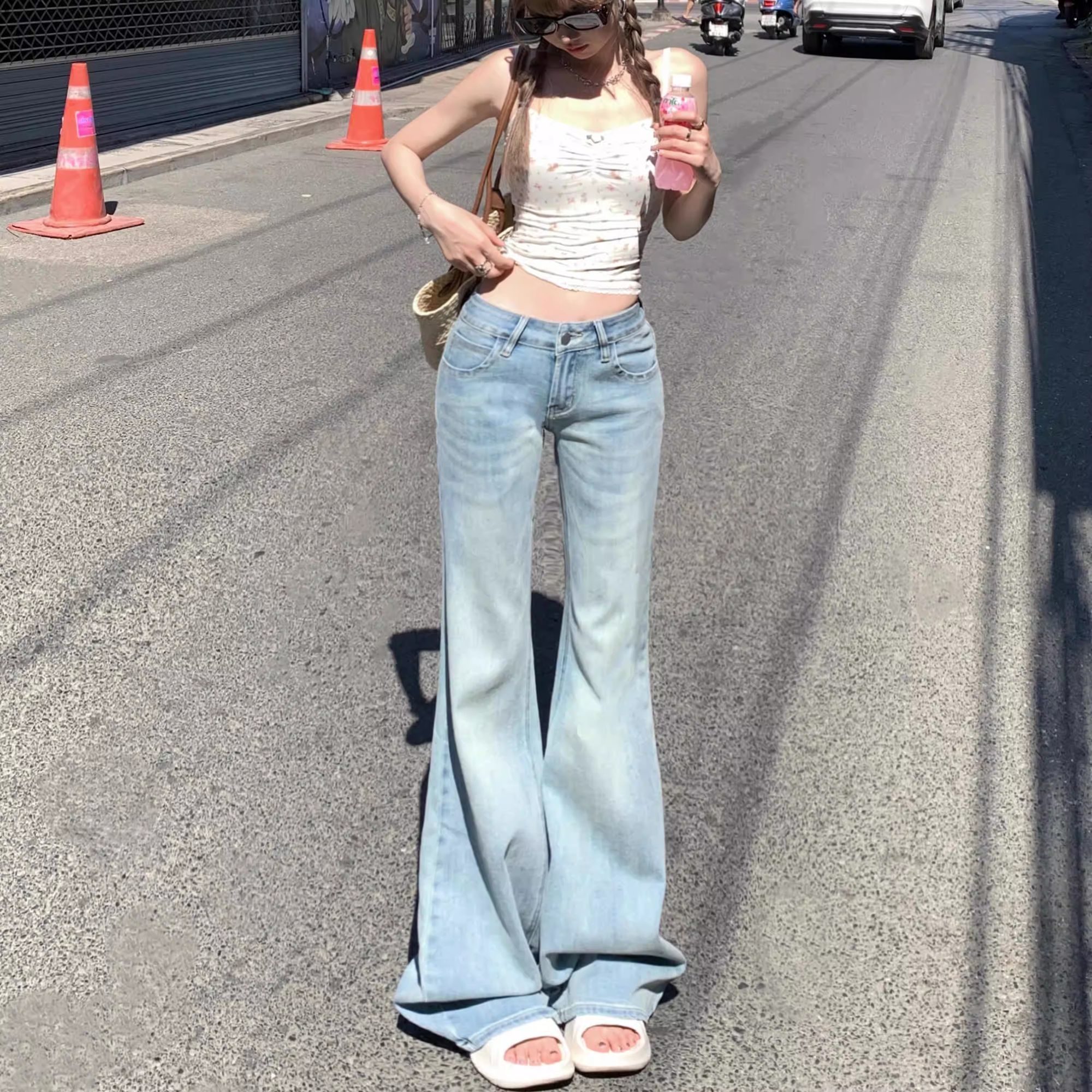 浅蓝色低腰微喇牛仔裤女2026新款美式辣妹弹力不贴腿拖地喇叭裤子