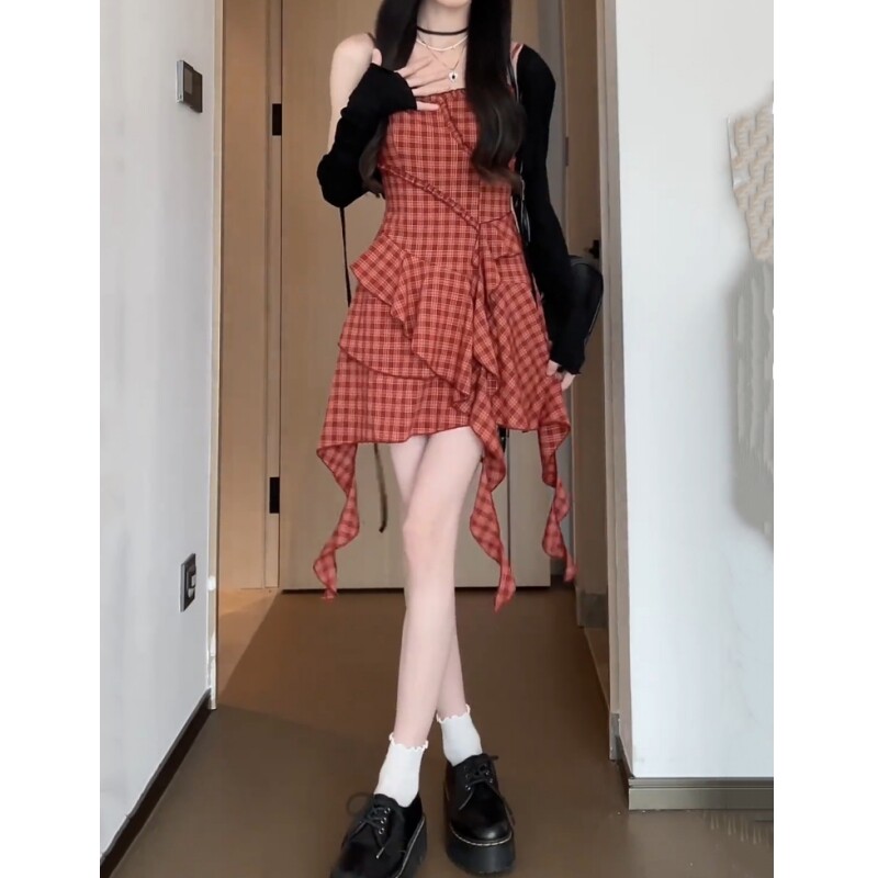 格子法式红色吊带洋装女