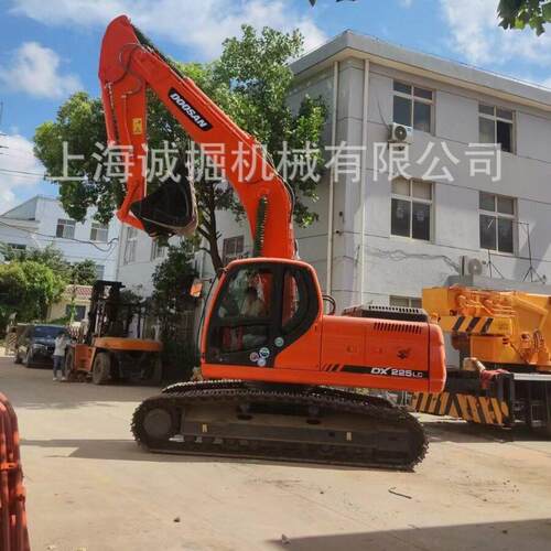 Used Doosan DX225，适配基坑挖掘、建筑垃圾破碎清运作业