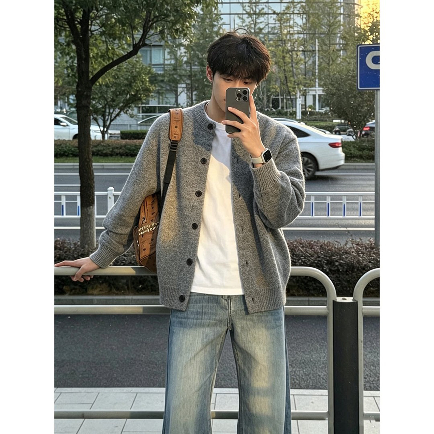 浅灰色开衫毛衣男款秋季
