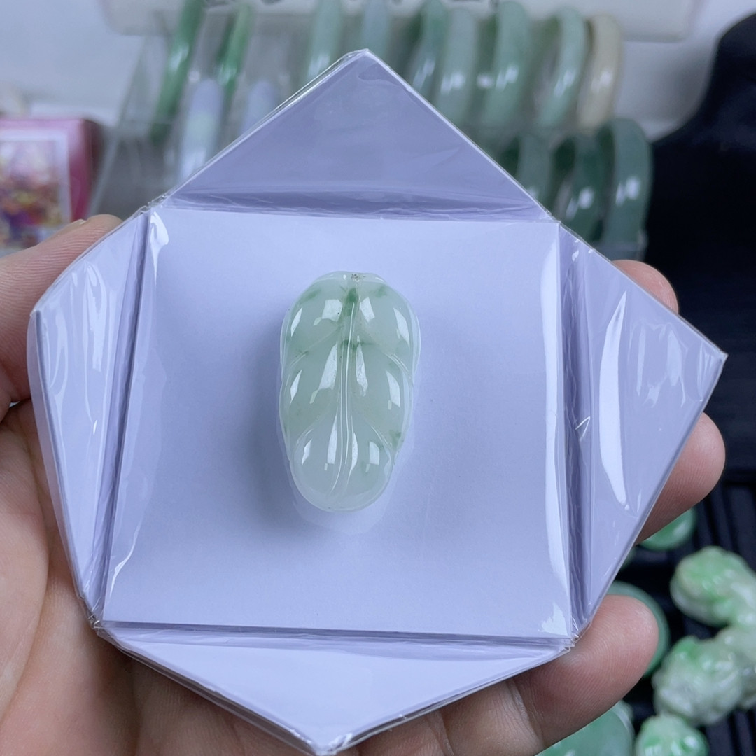 糯种飘花翡翠树叶