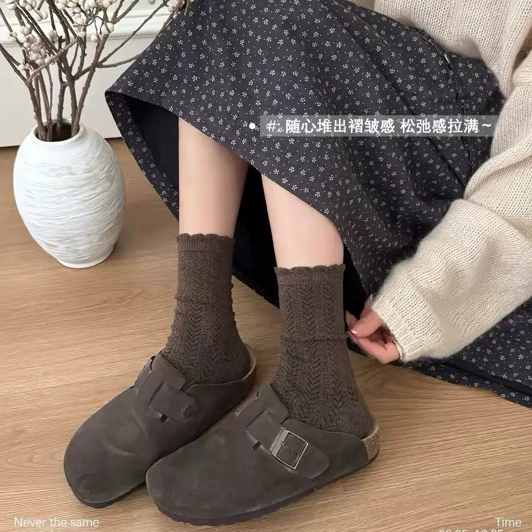 【高品质】秋冬复古老钱风麦穗暗纹百搭韩版花边堆堆袜中筒袜女ZF