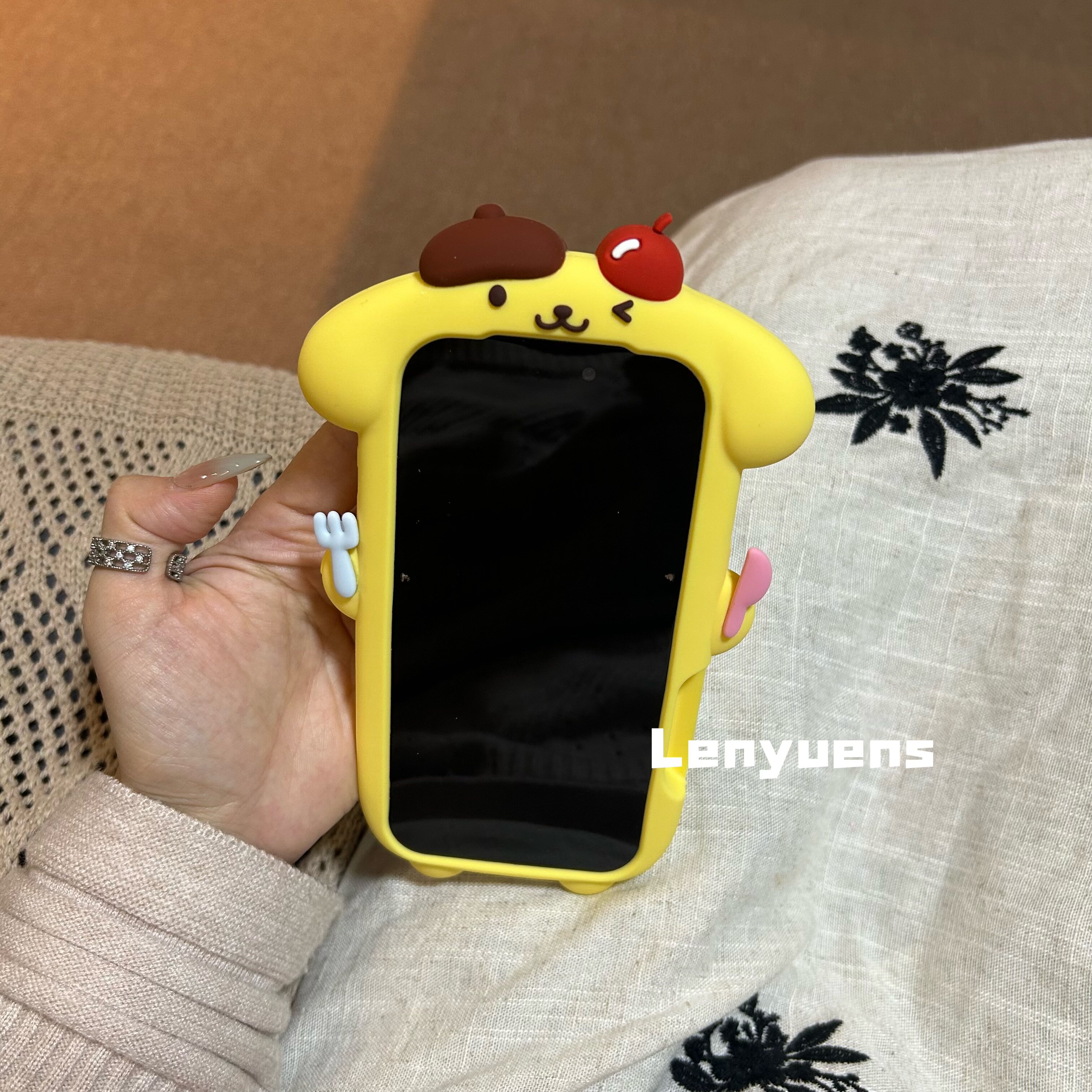 Lenyuens可爱软硅胶布丁狗创意尾巴支架适用苹果18ProMax手机壳iPhone17Pro卡通15防摔少女心16小众日韩软套