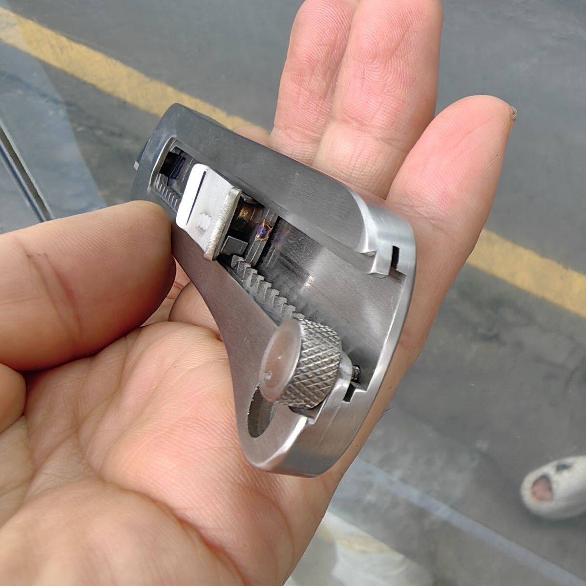 良汇自动锁定18mm 25mm不锈钢美工刀工刀刃保护业级重型美工刀