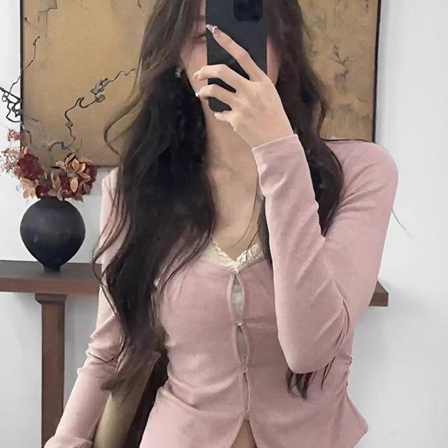 法式V领蕾丝拼接纽扣长袖T恤女秋季新款掐腰修身显瘦独特漂亮上衣