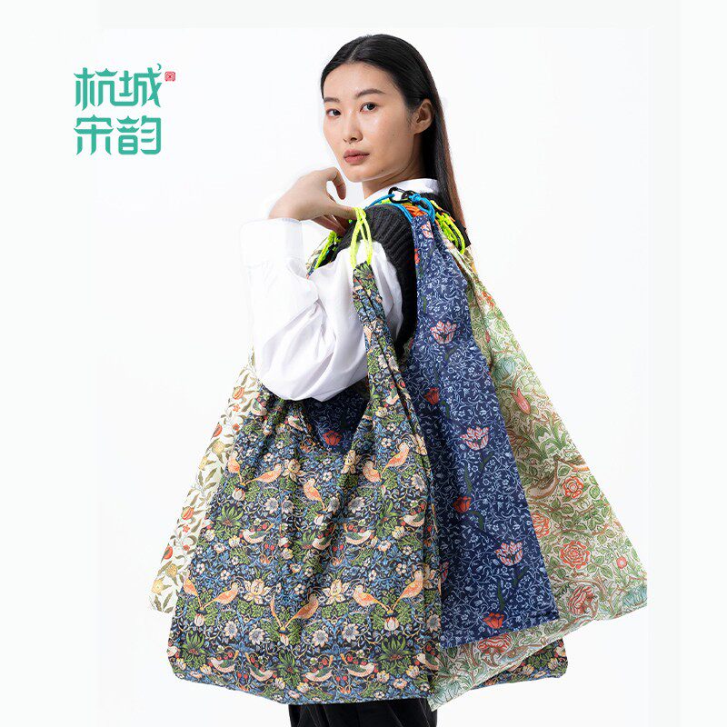 杭城宋韵文创莫里斯草莓小偷春天环保大容量单肩包折叠购物袋
