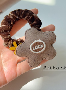 简约原创手作复古咖色丝绒小肠发圈LUCK大花朵可爱秋冬款发饰