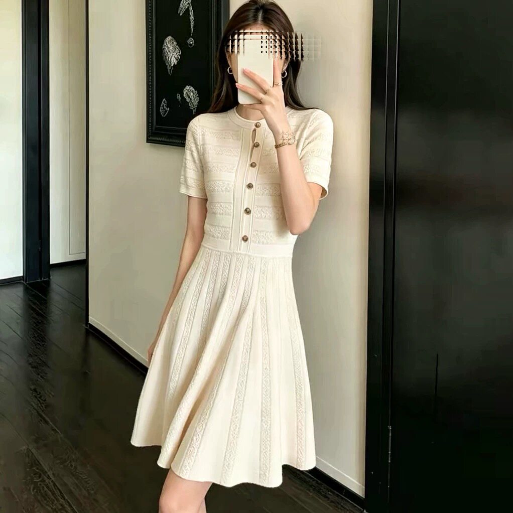 杏色优雅立体钩花短袖针织连衣裙