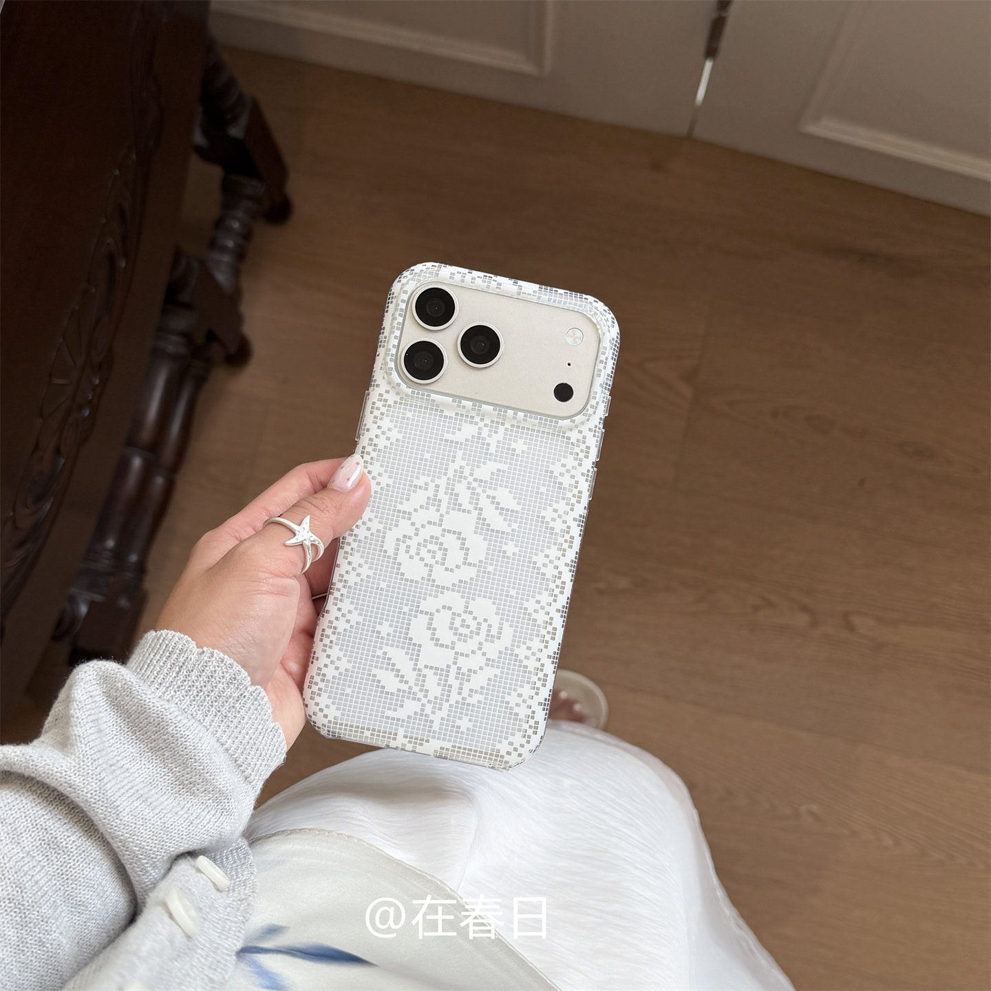 在春日气质白色蕾丝玫瑰花手机壳适用iPhone17promax全