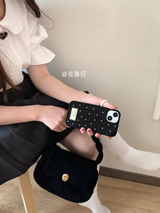 在春日韩国ins气质简约波点黑边手机壳新款iPhone16promax/13适用苹果14pro/11/12/15promax/15新款17promax