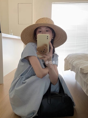 在春日毛绒小熊支架奶白手机壳