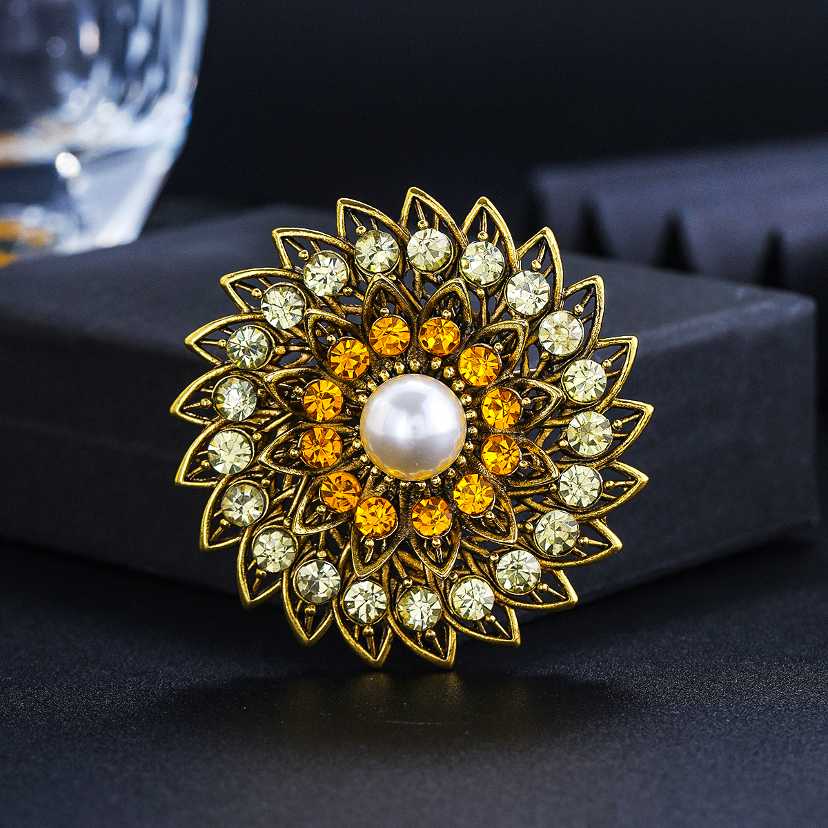 复古气质玻璃水钻花卉胸花女高档精致宴会礼服饰品别针防走光固定