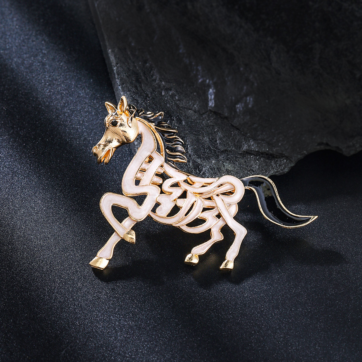 新款个性创意马到成功胸针简约时尚百搭服装配饰别针西装外套胸花,饰品/流行首饰/时尚饰品新,胸针,淘宝优惠券,粉丝福利购,淘宝优惠卷