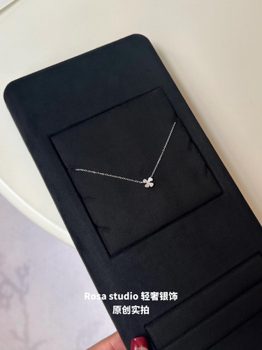 S925纯银轻奢爆款四叶草微镶锆石高级感项链