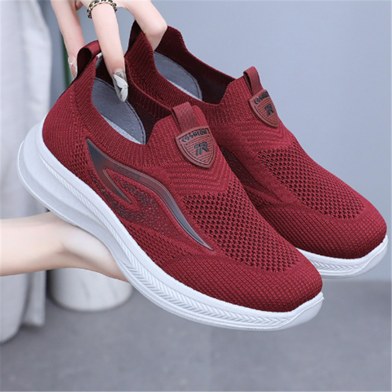 运动休闲鞋女软底不累脚春妈妈鞋
