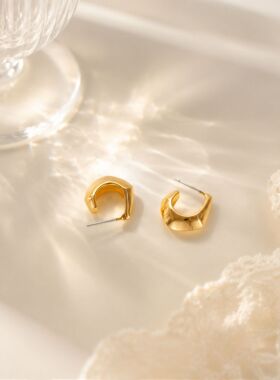 法式设计感水滴型耳钉轻奢高级感925银针小众设计耳环女ins风百搭