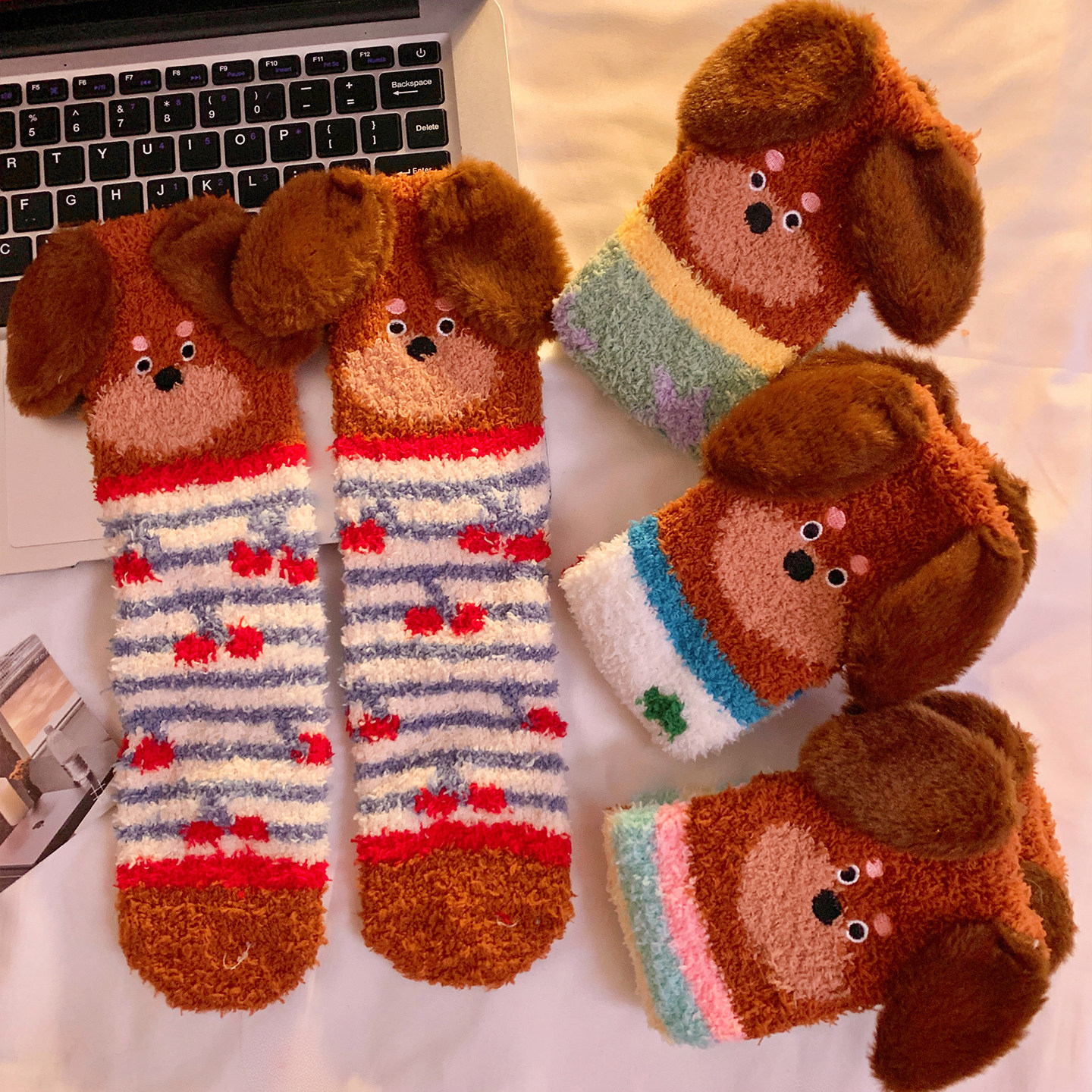 可爱小狗毛绒睡眠袜子女秋冬季保暖珊瑚绒堆堆袜居家地板袜中筒袜,女士内衣/男士内衣/家居服,中筒袜,淘宝优惠券,粉丝福利购,淘宝优惠卷