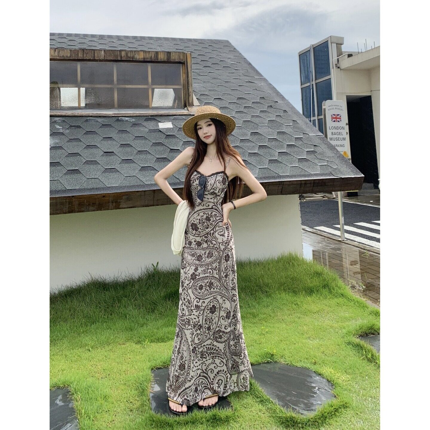 复古印花蕾丝拼接吊带连衣裙女夏季修身度假裙子气质收腰包臀长裙