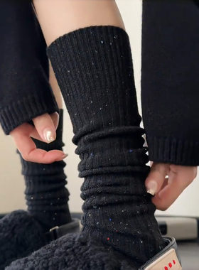 黑色是真的好显瘦啊！轻松拿捏慵懒秋冬松驰感~袜子女羊毛厚款堆