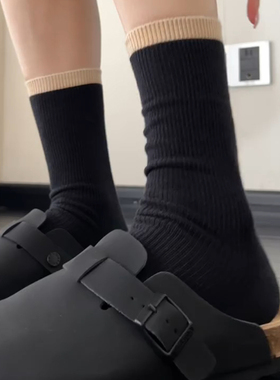 黑色真的泰有韵味了吧！肌理纹路满满高级感！撞色拿捏复古美式！