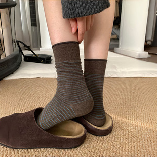 蓝咖配色是真的好看!超适合秋冬~一眼心动~袜子女细条纹中筒堆堆