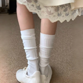 软软糯糯chao好穿 提前享受春天咯 白色坑条袜可太有质感了